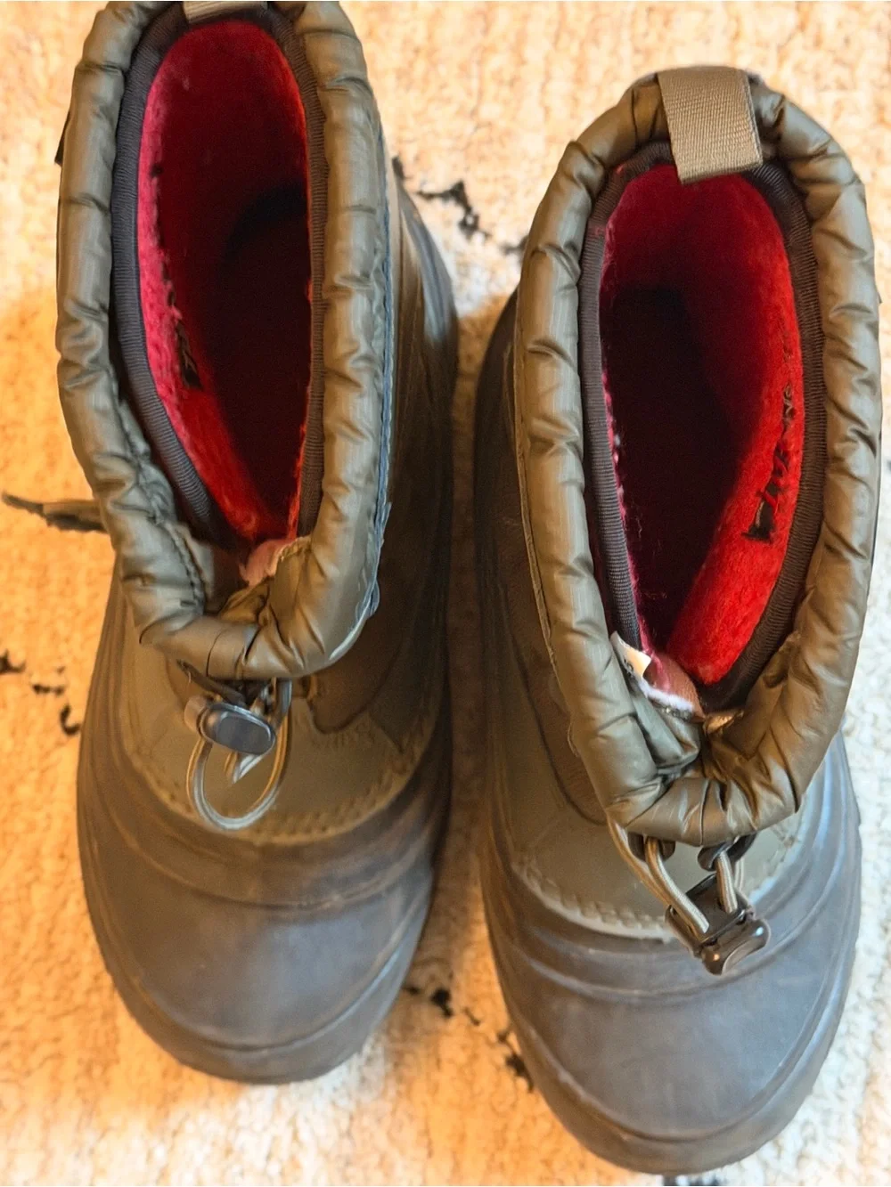 The North Face Kids Olive Green and Brown Snow Boots - size 5
